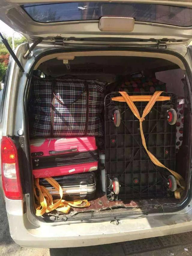 1689384160615359.jpg u=3418751720,758510960&fm=173&app=25&f=JPEG搬家車子.jpg